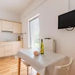 Lavric Apartment *