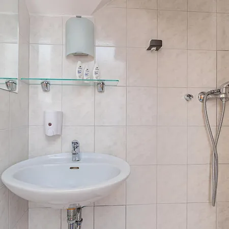 Lavric Velike Bloke